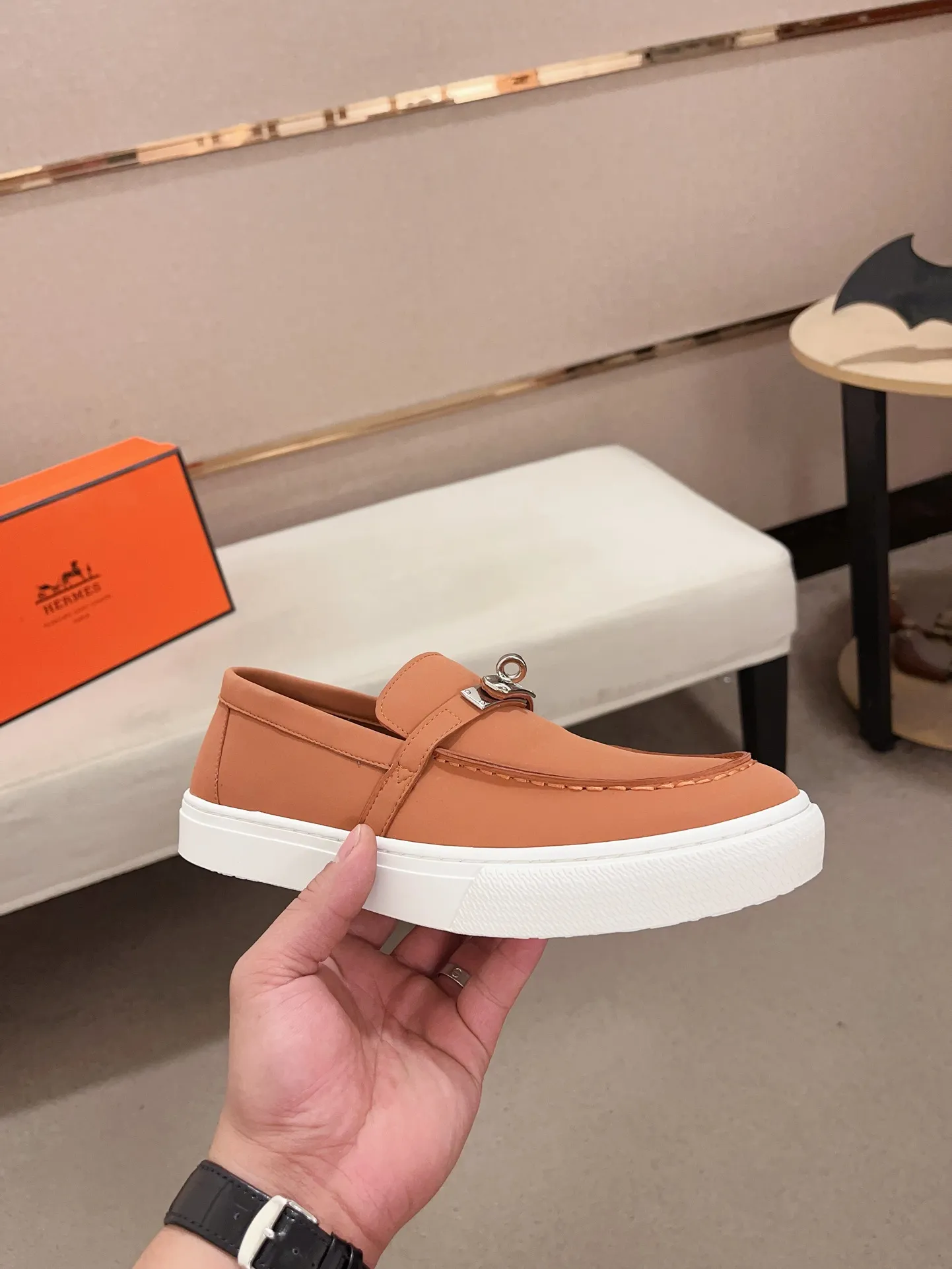 Men's clothing and shoes💰: 400💰《HERMES》【Classic Original Version】Hermès; Top 🔝 Purchasing Agency 🔍🔍Men's latest 🇺🇸 counter sales simultaneously, original ▲▲cowhide imported from Italy ▲▲Exquisite workmanship (Italian 🇮🇹Imported water-dyed 🐂cowhide lining) sole: original sole provided by the original factory, ⚠️exclusive double-layer activity·TPR·rubber·combined molded outsole; Code number: 38-44 (45/46 can be customized, non-refundable)